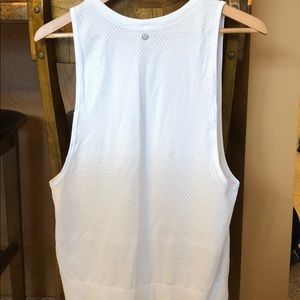 Lululemon breeze by muscle tank. Women’s size 6.